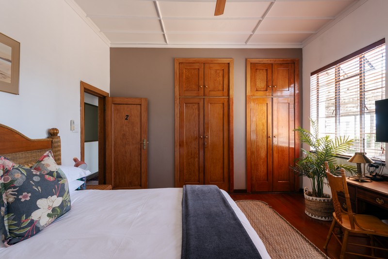 Elnari_Hough_Ridgestraat_251003_029